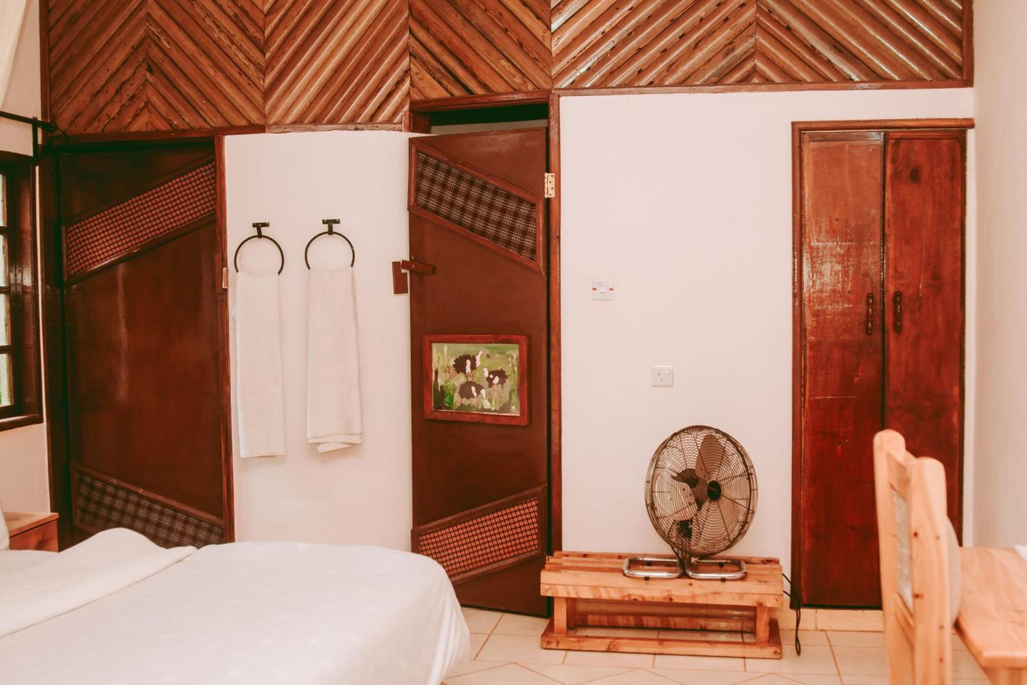 Ngorongoro Camp And Lodge Карату Екстер'єр фото